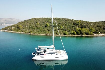 Verhuur Catamaran Fountaine Pajot Fountaine Pajot Saona 47 Quintet - 5 + 1 cab. Rogoznica