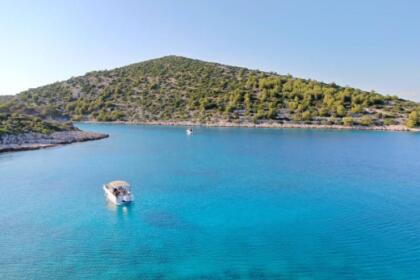 Miete Motorboot Atlantic Marine Sun Cruiser 690 Tribunj