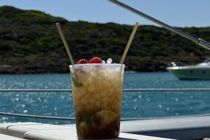 Charter Catamaran Lagoon Lagoon 380 El Masnou