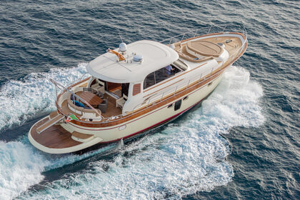 Charter Motor yacht Apreamare Apreamare 60 Sorrento