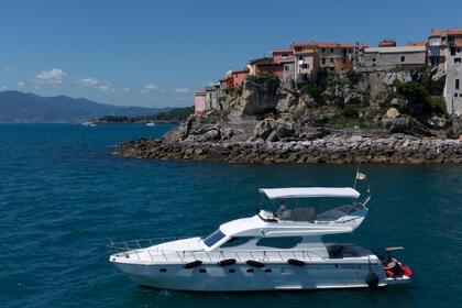 Rental Motorboat Piantoni History La Spezia
