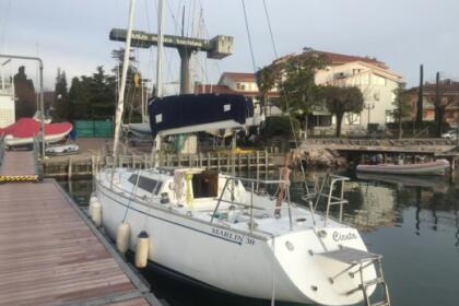 Hire Sailboat custom Marlin 30 Torri del Benaco