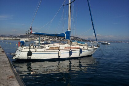 Hire Sailboat GUY COUACH V12 Cannes