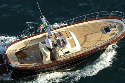 Rental Motorboat F.lli Aprea Sorrento Cruise Positano