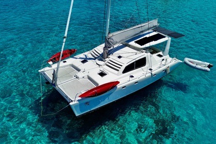 Hire Catamaran Robertson & Caine Leopard 47 San Blas Islands