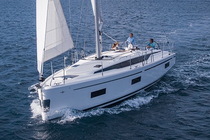 Hire Sailboat Bavaria Yachts C42 Limassol