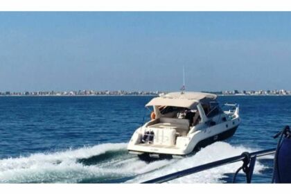 Hire Motorboat Mano Marine MANO 28.5 Bacoli