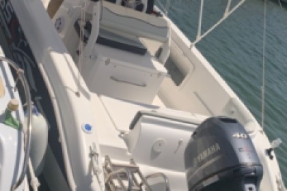 Miete Motorboot porto Barca Trimarchi 555 Syrakus