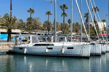 Verhuur Zeilboot Beneteau Oceanis 41.1 Cambrils