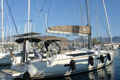 Hire Sailboat Jeanneau Sun Odyssey 519 Athens