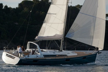 Charter Sailboat Sunsail Oceanis 48 Cannigione