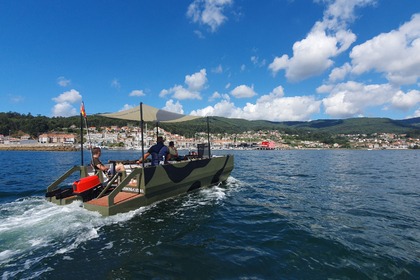 Charter Motorboat Landing Cat 01 Pontevedra