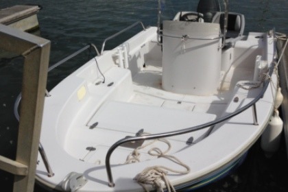Charter Motorboat Quicksilver 635 commander Sarzeau