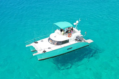 Rental Motorboat Fountaine Pajot Highland 35 Llucmajor