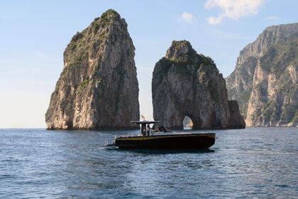 Verhuur Motorboot Yacht 14 T-Top Walkaround S Capri