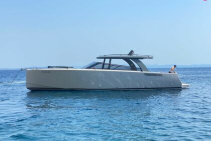 Charter Motorboat Colnago 45 Open Split