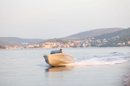 Ενοικίαση Μηχανοκίνητο σκάφος RAND Source 22 Setubal