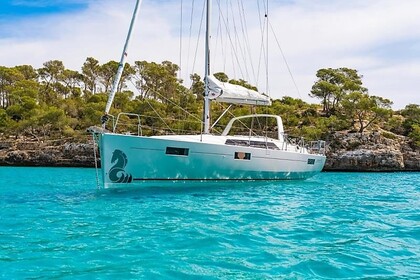 Charter Sailboat BENETEAU OCEANIS 41.1 Lomas de Palmira