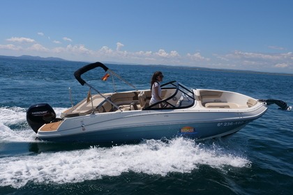 Location Bateau à moteur Bayliner VR5 Empuriabrava