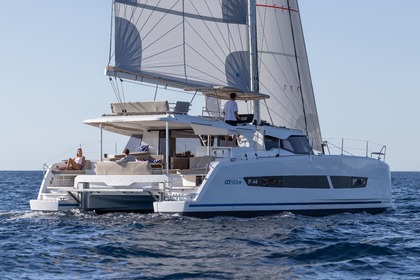 Charter Catamaran Fountaine Pajot FP 44 Portimão