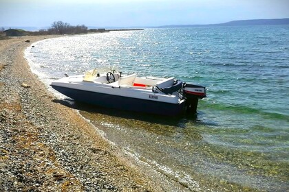 Hire Motorboat Cormoran week end 370 luxe Martigues