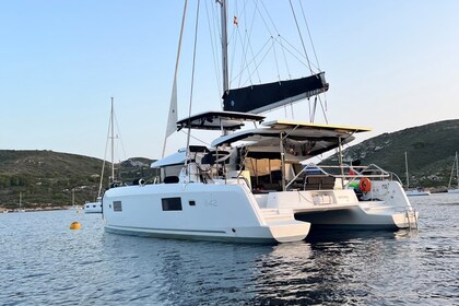 Location Catamaran Lagoon-Bénéteau Lagoon 42 - 4 + 1 cab. Saint-Raphaël