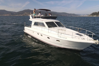 Alquiler Lancha Ferreti 39 Vigo