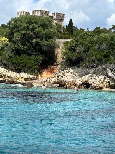 Cannes Motorboat FAIRLINE TARGA 33 alt tag text