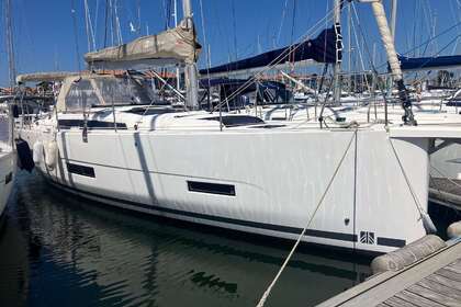 Hire Sailboat Dufour Dufour 390 Hendaye