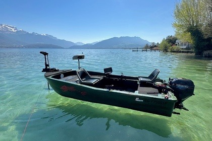 Noleggio Barca a motore Rigiflex Aqua pêche 370 luxe Annecy
