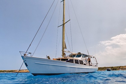 Rental Sailboat Sparkman & Stephens 1 off Ta' Xbiex