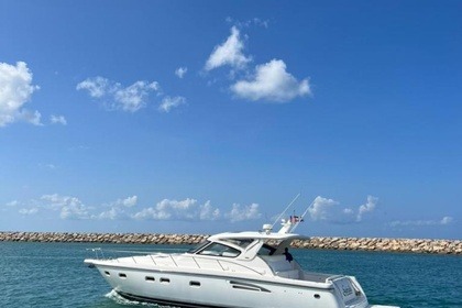 Charter Motorboat Tiara 52 La Romana