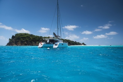 Location Catamaran FOUNTAINE PAJOT HELIA 44 Le Marin