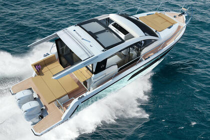 Czarter Łódź motorowa Sealine Sealine C335V Kaštel Gomilica