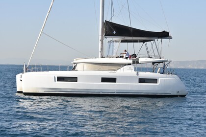 Verhuur Catamaran Lagoon Lagoon 46 Alimos