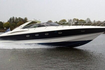 Hire Motorboat Sunseeker 50 Camargue Saint-Tropez