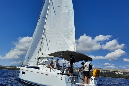 Miete Segelboot Bénéteau Oceanis 34.1 First line - 3 cab. Šimuni