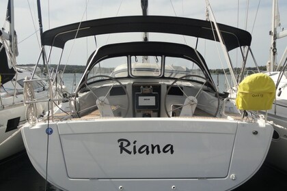 Rental Sailboat Hanse Yachting Sailboat 385 Pula