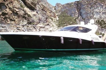 Charter Motorboat Uniesse open 42 Lavagna