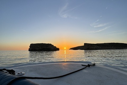 Charter Motorboat Coronet Open 22 Saint Paul's Bay