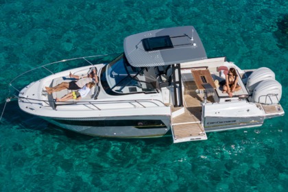 Hire Motorboat Jeanneau Cap Camarat 9.0 Wa Série 2 Hyères