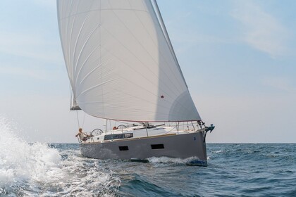Rental Sailboat Bénéteau Oceanis 38 - 3 cab. Empuriabrava