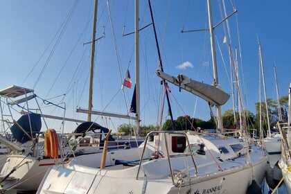 Charter Sailboat Jeanneau Sun Fast 32 Santa-Maria-Poggio