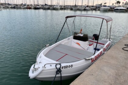 Noleggio Barca senza patente  Voraz 4.50 open Castelldefels