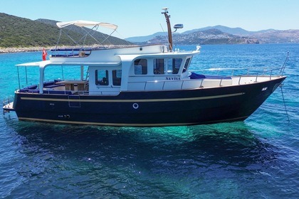 Hire Motorboat 15M Trawler Motor Yacht Trawler Yalıkavak