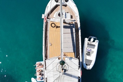 Noleggio Caicco Custom made 100ft Performance Sailing Yacht Spalato