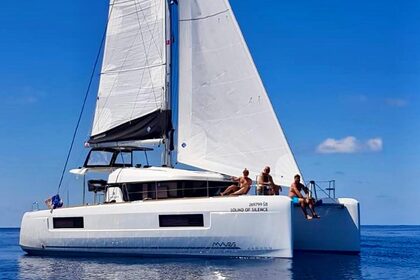 Charter Catamaran Lagoon-Bénéteau Lagoon 40 - 4 + 2 cab Šibenik