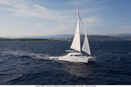 Hire Catamaran Lagoon-Bénéteau Lagoon 380 - 4 cab. Le Marin