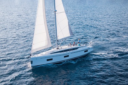 Charter Sailboat Bavaria C42 Athens