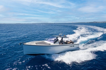 Hire Motorboat Fjord 40 open Ibiza